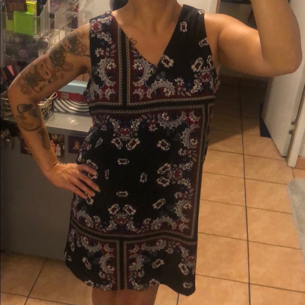 💋BOOHOO/ Chic Scarf Print Shift Dress 💋